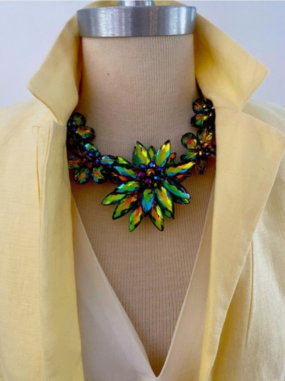 Betsey Johnson statement necklace